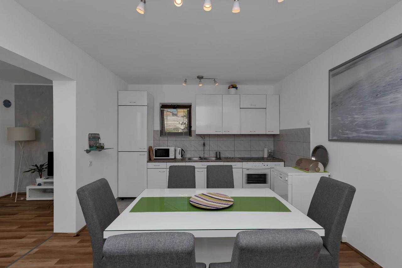 Apartment Sabina Makarska Exteriör bild